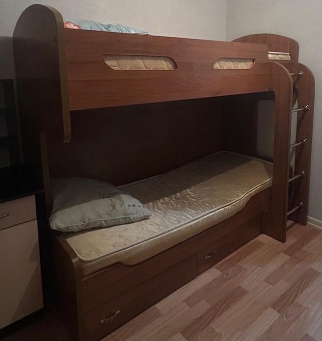 Продам двухъярусная кровать