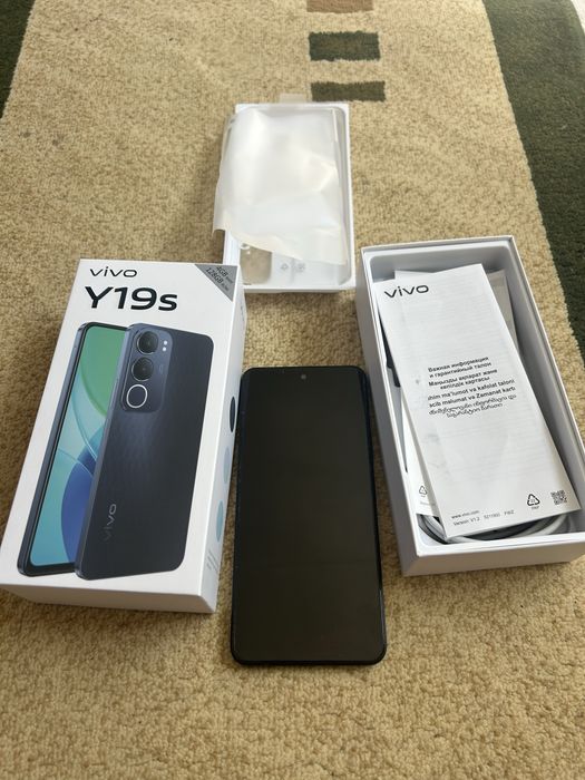 Продам смартфон Vivo Y19s