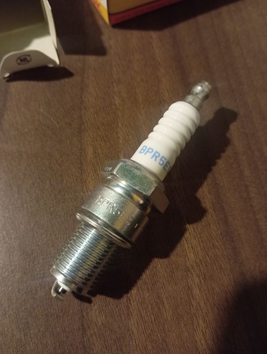 Bujii noi de vânzare