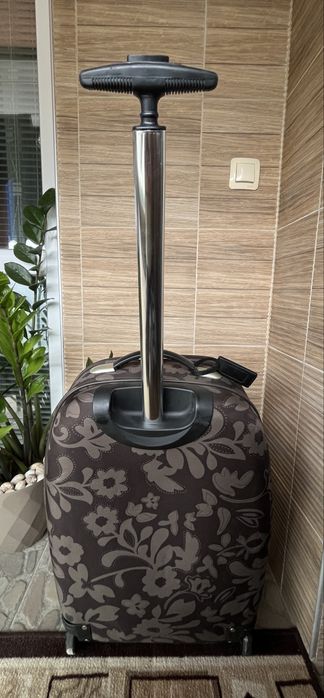 Кафяв куфар от плат