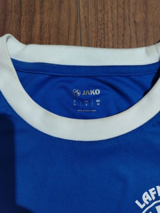 Tricou bărbat original . Acesta este un tricou de fotbal albastru al e