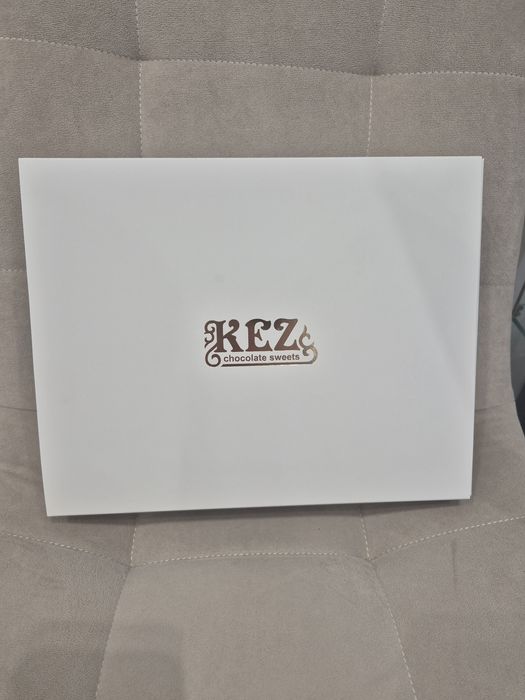 Срочно продам коробки с пакетом