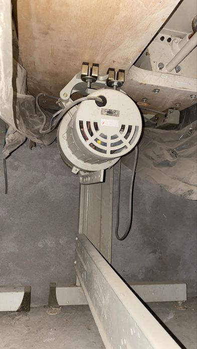 Швейная машина 2 та . бейка резка 1 та (пренадлежит к ремонту)