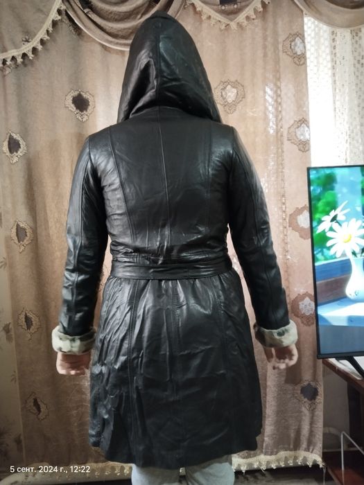 Продам дублёнку.почти новая одевала один раз.