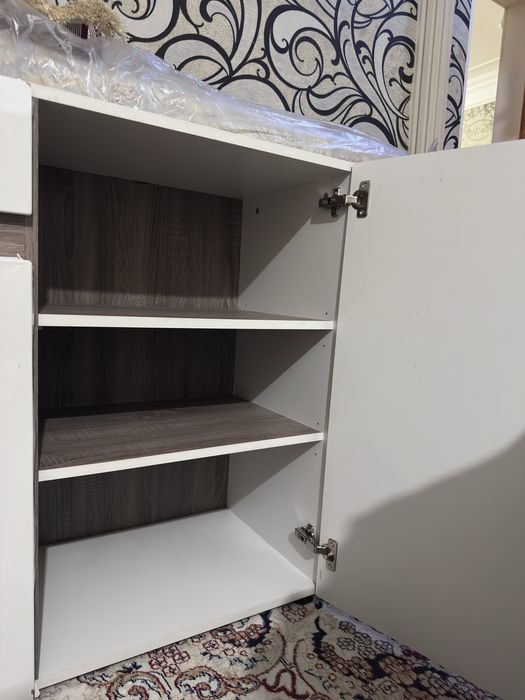 Комод и зеркало „Линате“