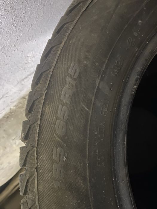 Зимни колесо шипы