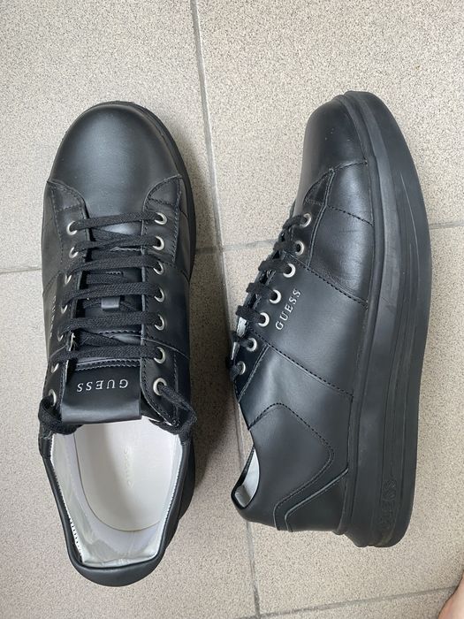 Adidasi Guess negri din piele