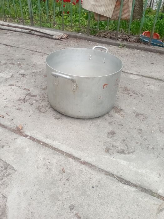Кастрюля алюминивая