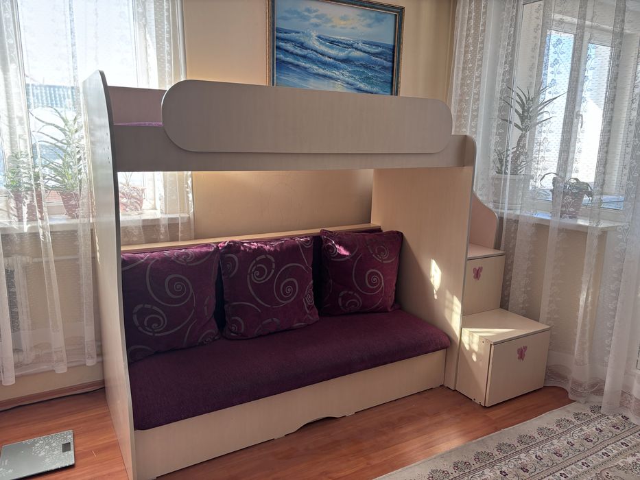 Двухярусный кровать-диван в хорошем качестве