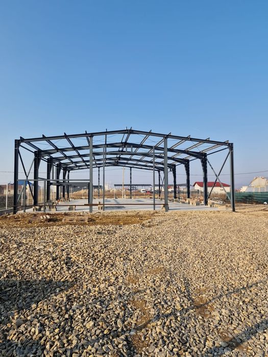 Vand hala metalica lucrăm fără avans