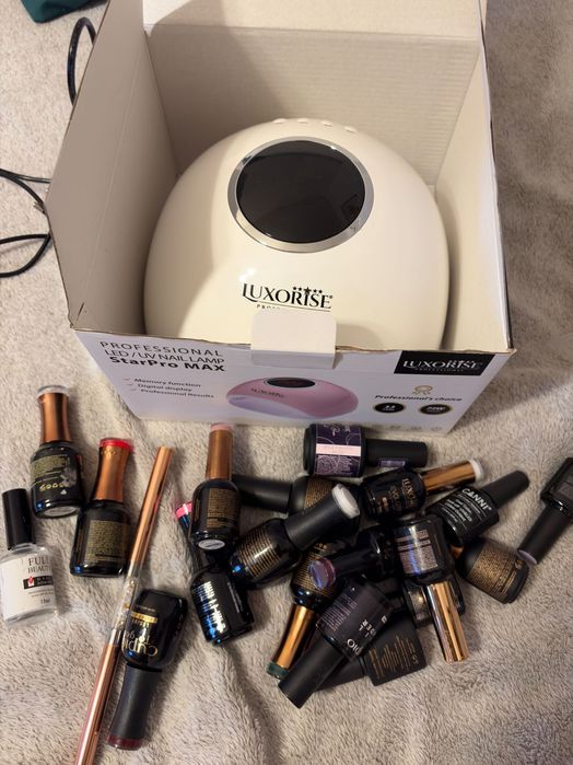 set complet de manichiura semipermanenta lampa și oje