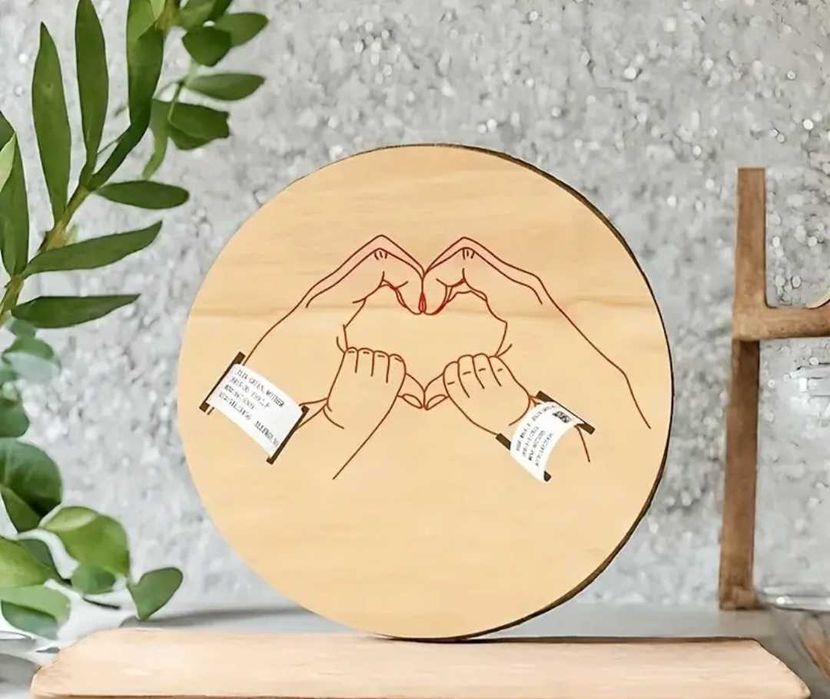 Персонализирана дървена рамка "Мама и бебе"