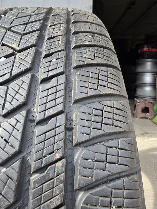 2 бр. зимни гуми 275/40/22 Pirelli 5,5 mm DOT 4316