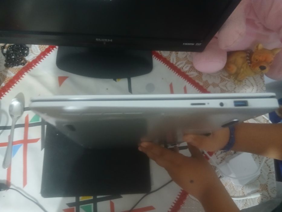 Vand laptop in stare perfect functional de gaming cu tot ce se vede