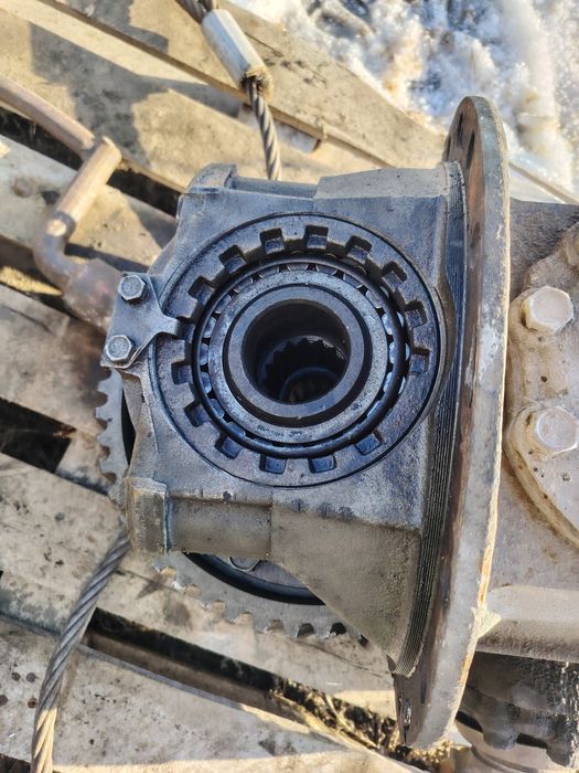 Продам редуктор задний 49 зубьев!