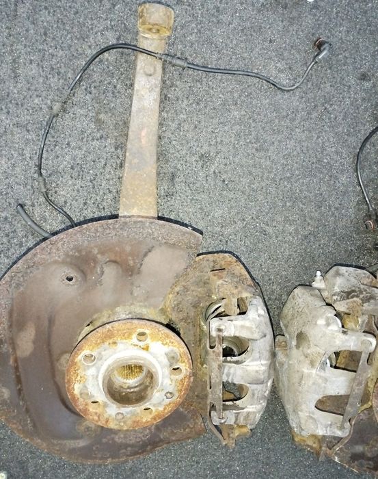 Преден шенкел ляв и десен за Mercedes ML, GL W164 X164