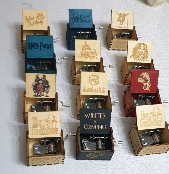 Prodaetsya mexanicheskie muzikalnaya shkatulka neobichnaya podarok