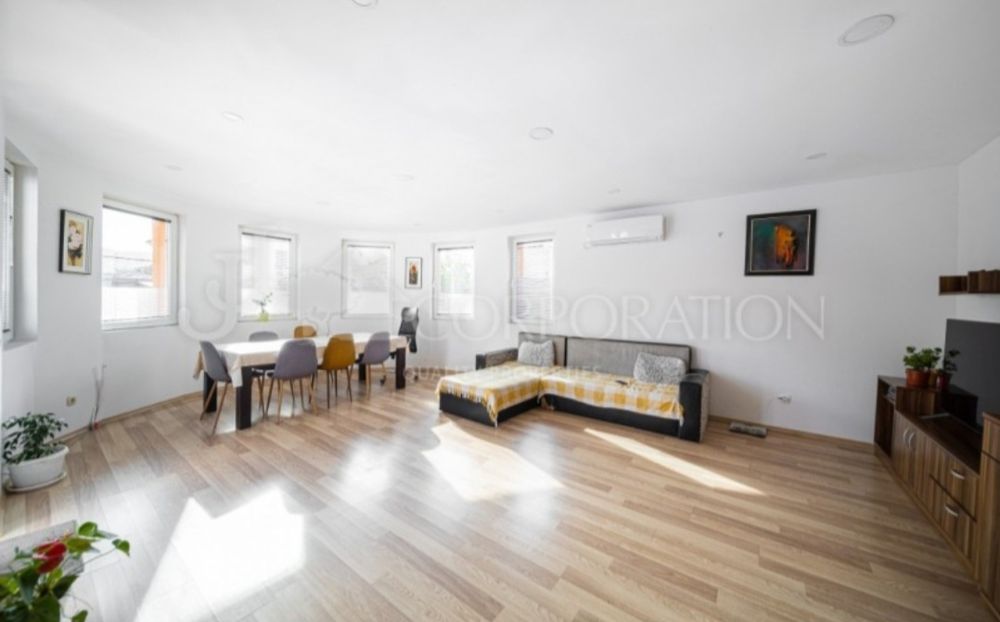 4 стаен самостоятелен апартамент в двуфамилна къща