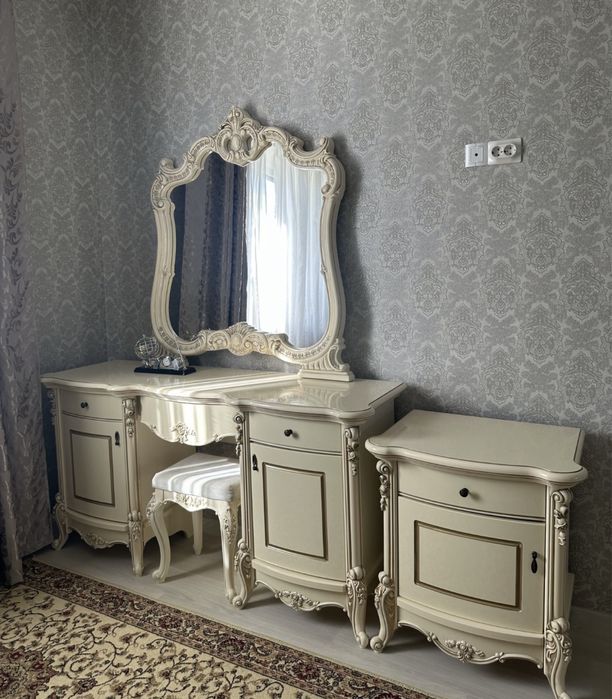 Продам спальный гарнитур