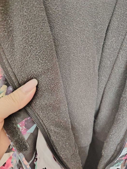 Продам зимний комбинезон на 3-5лет