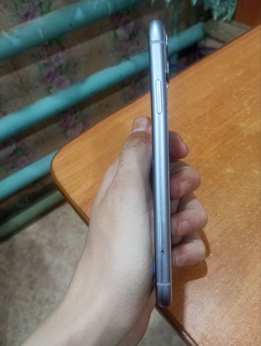 продам айфон11 iphone11