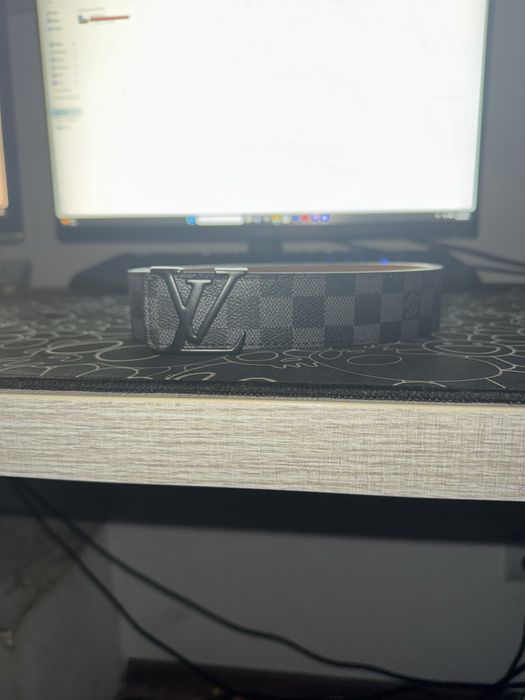 Curea Lv neagra cu patratele
