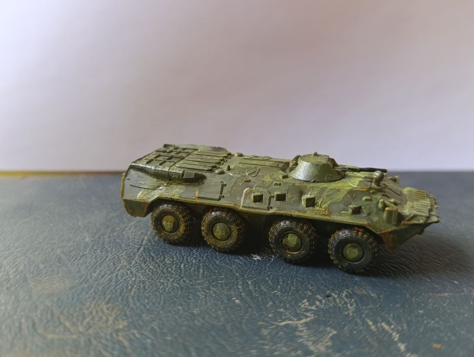 БТР -80 модель  1/100 масштабе