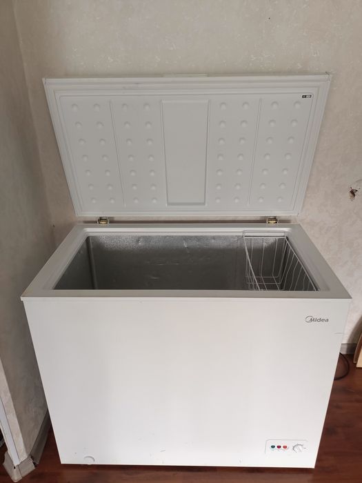 Морозильную камеру Midea