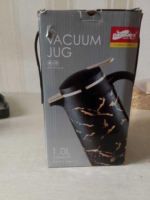 Продам термос новый