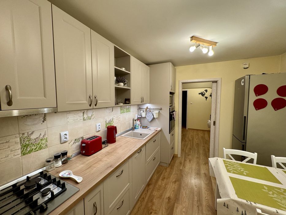 Inchiriez apartament pe durata Electric Castle/Untold/pe toata durata verii (1 iulie-30 septembrie) la Cluj pentru 6 sau max. 8 persoane