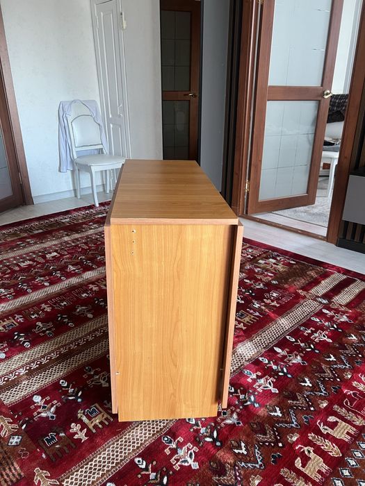 Продам стол книжку