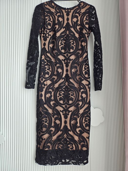 Официални дантелени рокли