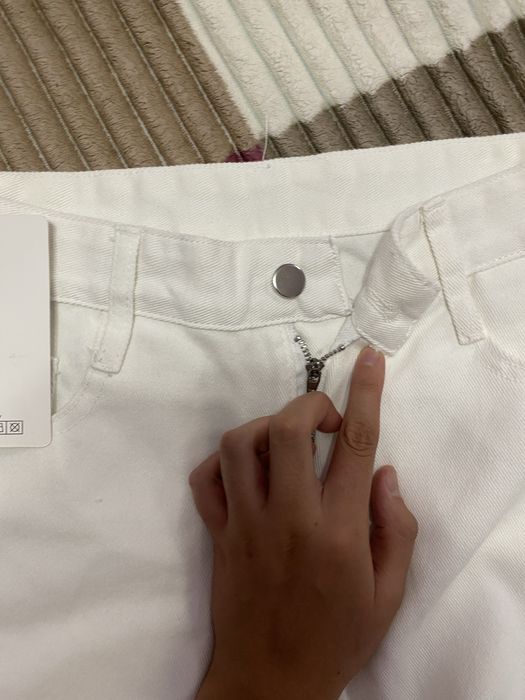 Летние белые джинсы