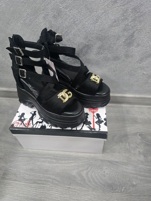 Sandale dama - marimi 35-40  transport prin curier