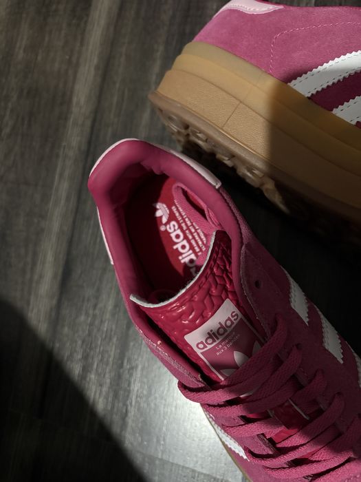 Adidas gazelle bold розови
