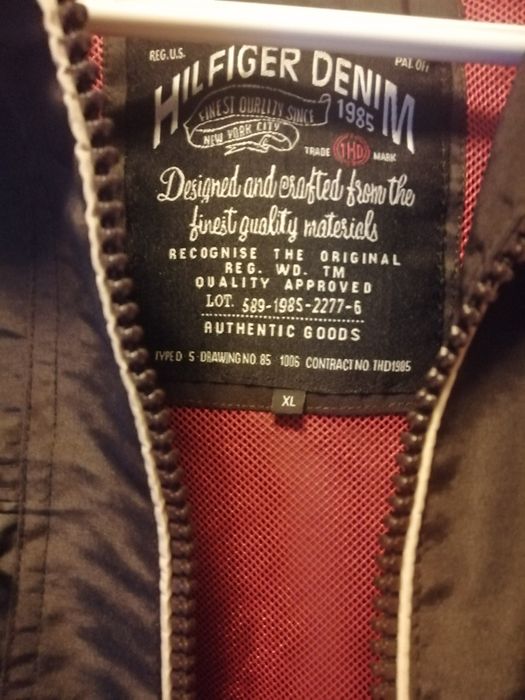 Geaca Tommy Hilfiger unisex ,geaca este originala, mărimea XL