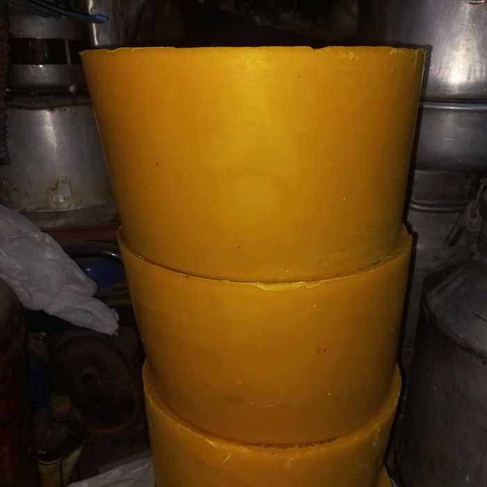 Продам воск пчелинный