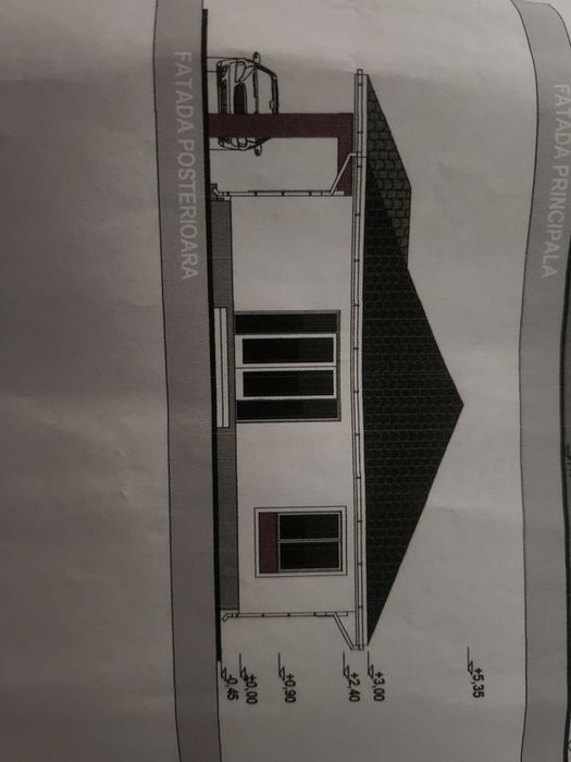 Vand urgent casa in rosu