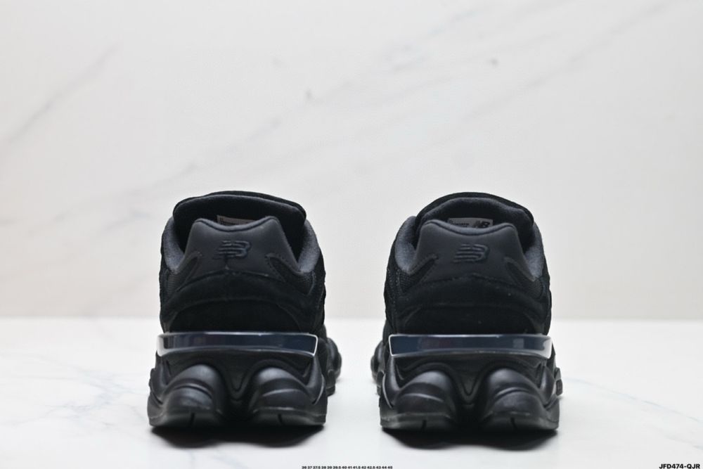 New Balance 9060 - Triple Black