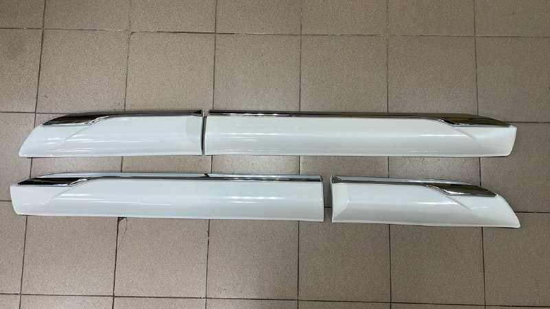 Молдинги на двери Toyota Land Cruiser 300 белый и черные Тойота