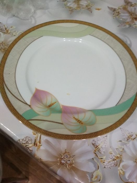 Тарелки новые (не дорого)