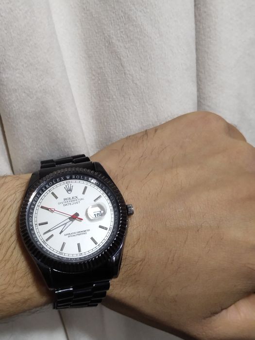 Rolex qora soat sanalardi ham korsatadi