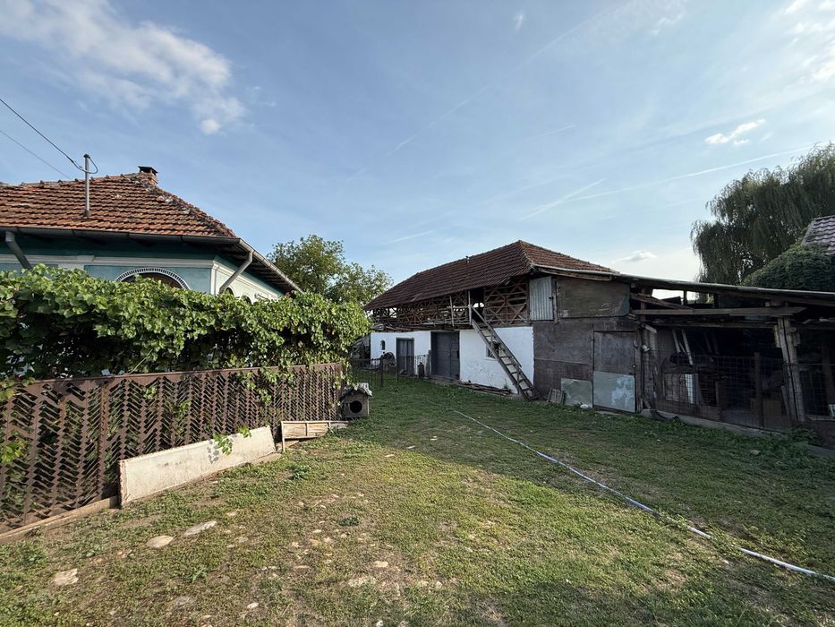 Vand Casa Batraneasca + Teren 1754 mp Com. Malureni Sat Bunești Argeș