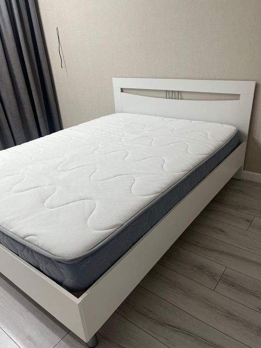 Продам кровать в спальню.