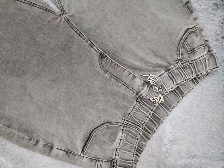 Продам джинсы женские!