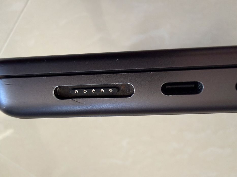 MacBook Pro 14" M4 / 32GB RAM / 2TB SSD