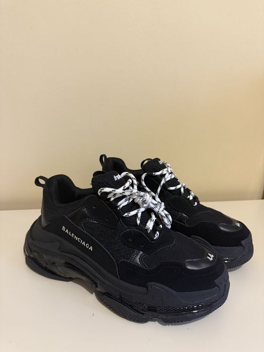 balenciaga triple s