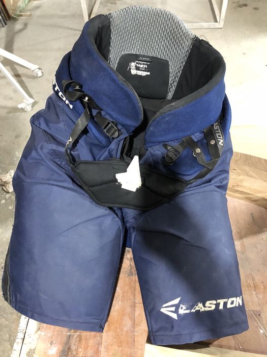 Хоккейная форма. (Шорты и налокотники.