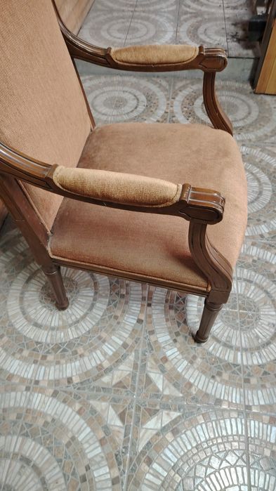 Стул - кресло, деревянный
