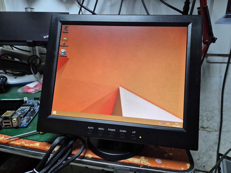 Монитор 12" (1024x768,VGA,черный)